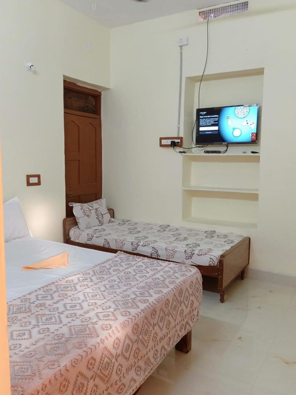 Mahesh Guest House Хампі Екстер'єр фото